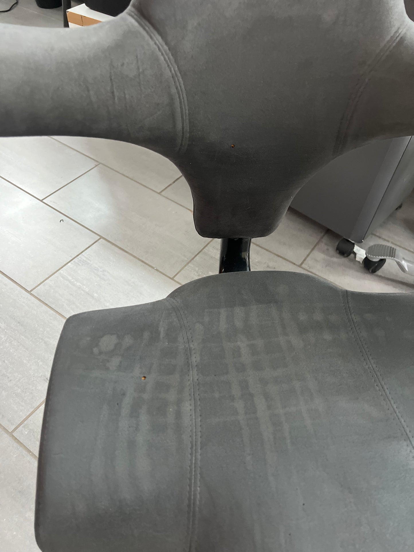 HÅG Capisco 8106 Kontorstol – Mørkegrå