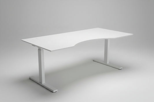Scanoffice hæve-sænkebord 160x80 med hvid laminat bordplade og hvidt stel set fra skrå vinkel.