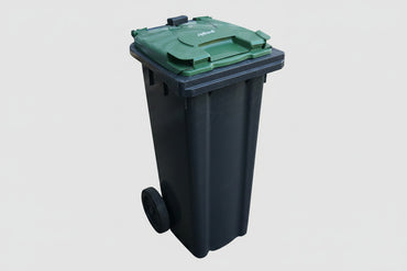 Affaldscontainer grøn 140 liter med hjul set fra venstre side – praktisk skraldespand til husholdning og erhverv