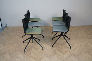 Arper Catifa 46 stole – sæt med 6 roterbare designstole med polstret sæde, frontvisning