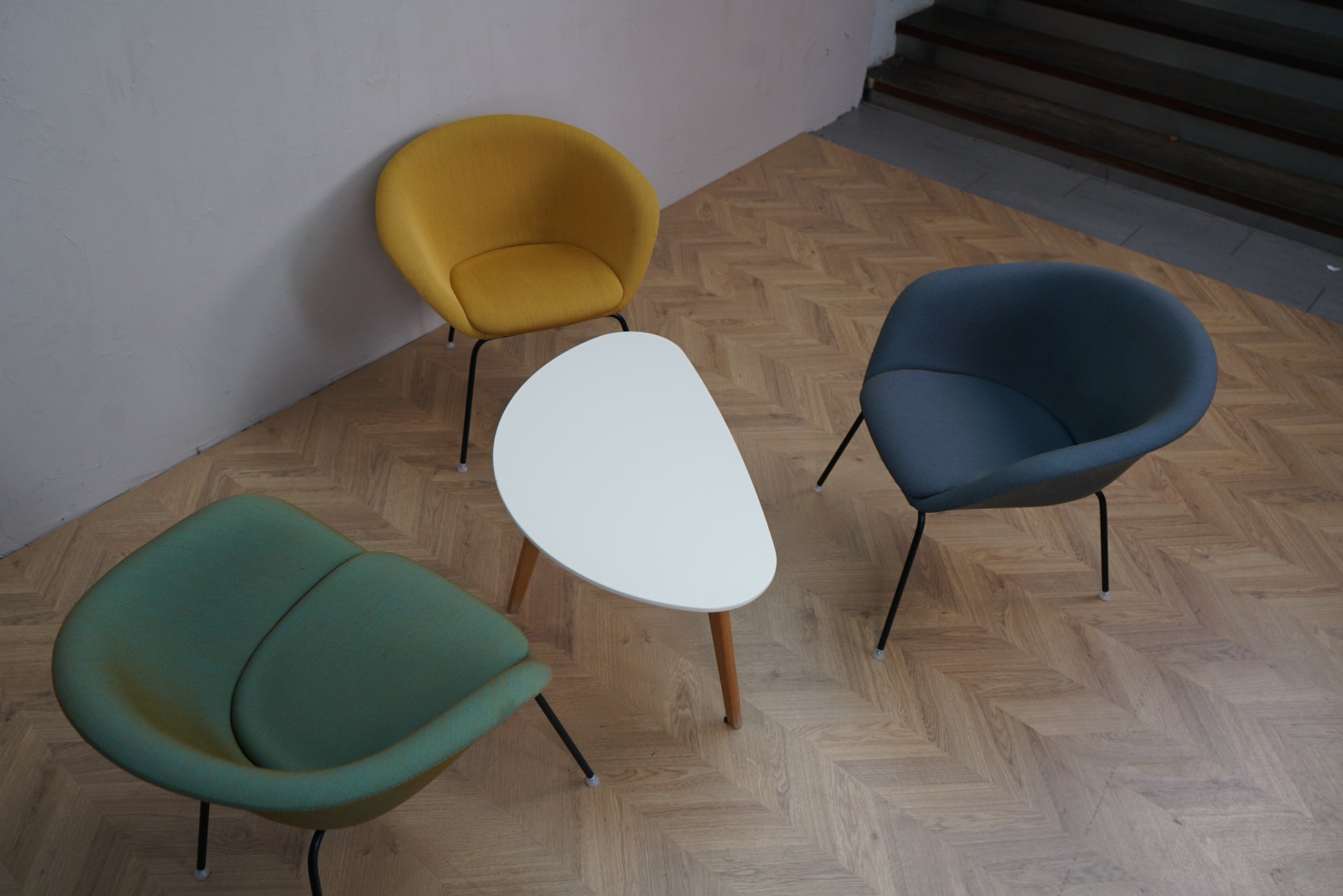 Arper stole set ovenfra