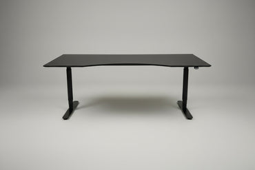 Dencon hæve-sænkebord i sort linoleum 200x100 cm med mavebue set forfra