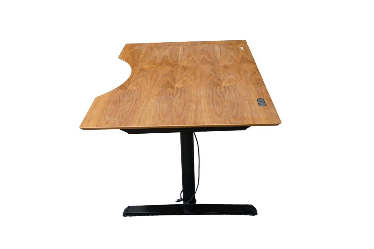Dencon skrivebord i valnød finér med mavebue og kabelgennemføring – 160x90 cm