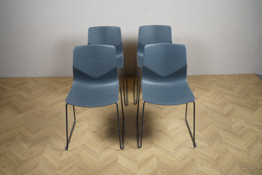 Four Design Four Sure 44 mørkegrå konference- og mødestole – frontvisning