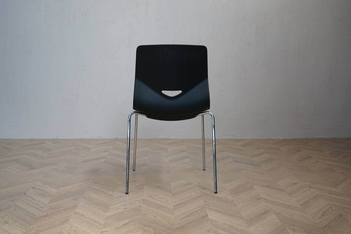 Four Design FourSure 44 stol bagfra med gribehul og krom stel