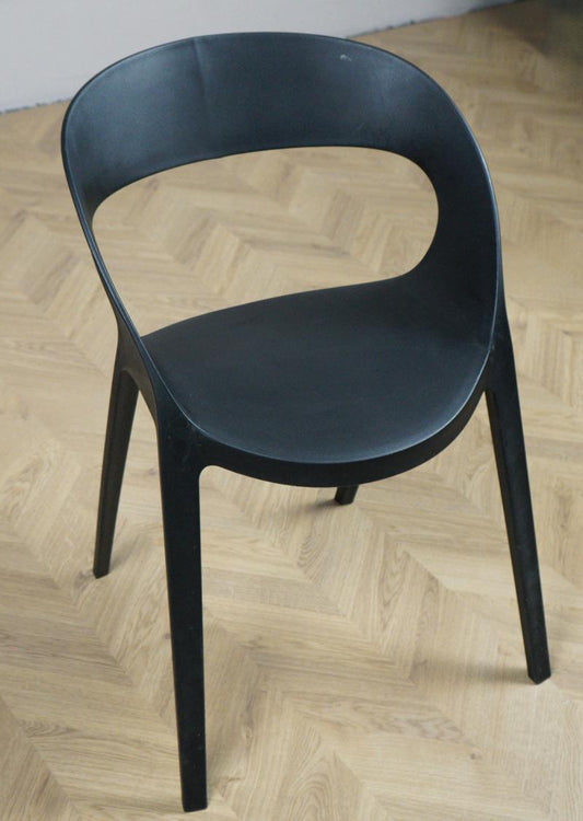 FR.AME Furniture Camilia sort stabelbar stol set forfra, 44 cm siddehøjde