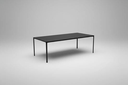Fredericia Welling/Ludvik konferencebord med sort linoleum set fra skrå vinkel.