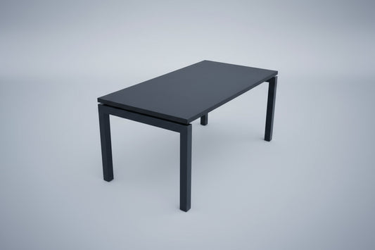 Fumac sort hæve-sænkebord 160x80 cm fotograferet fra skrå vinkel.