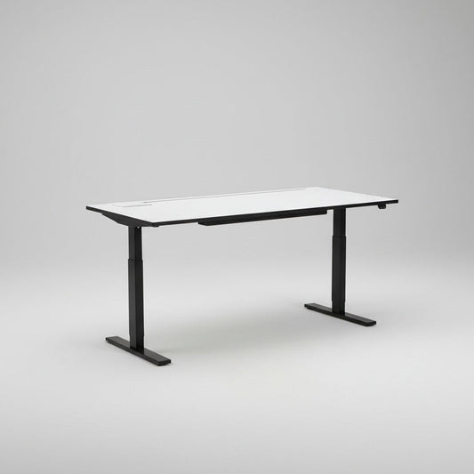 Holmris B8 hæve-sænkebord 180x90 cm med hvid laminatbordplade, sort kant og sort LINAK-stel set forfra.