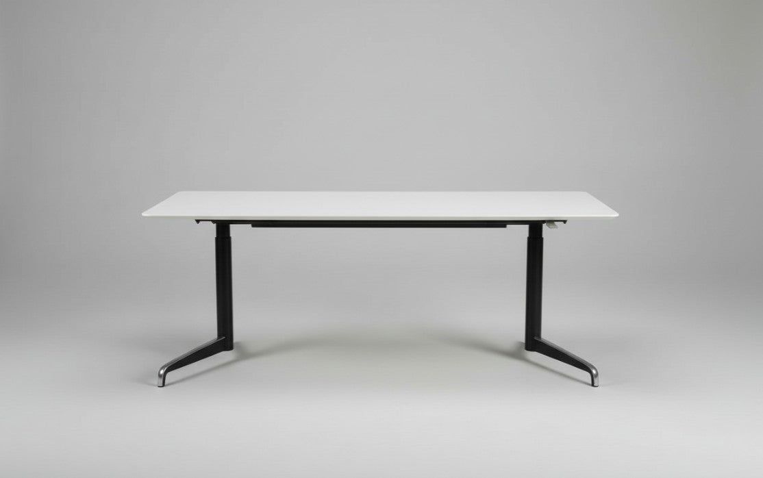 Holmris Genese skrivebord.