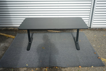 IKEA Bekant skrivebord i sort – set forfra, arbejdsbord 160x80 cm