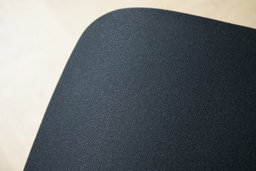 Nærbillede af sædepolstring på Interstuhl 16GD1 kontorstol i sort stof.