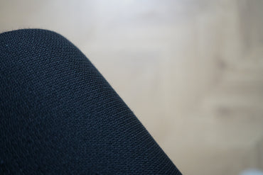 Close-up af sæde og sort mesh ryg på Interstuhl Hero 162H kontorstol