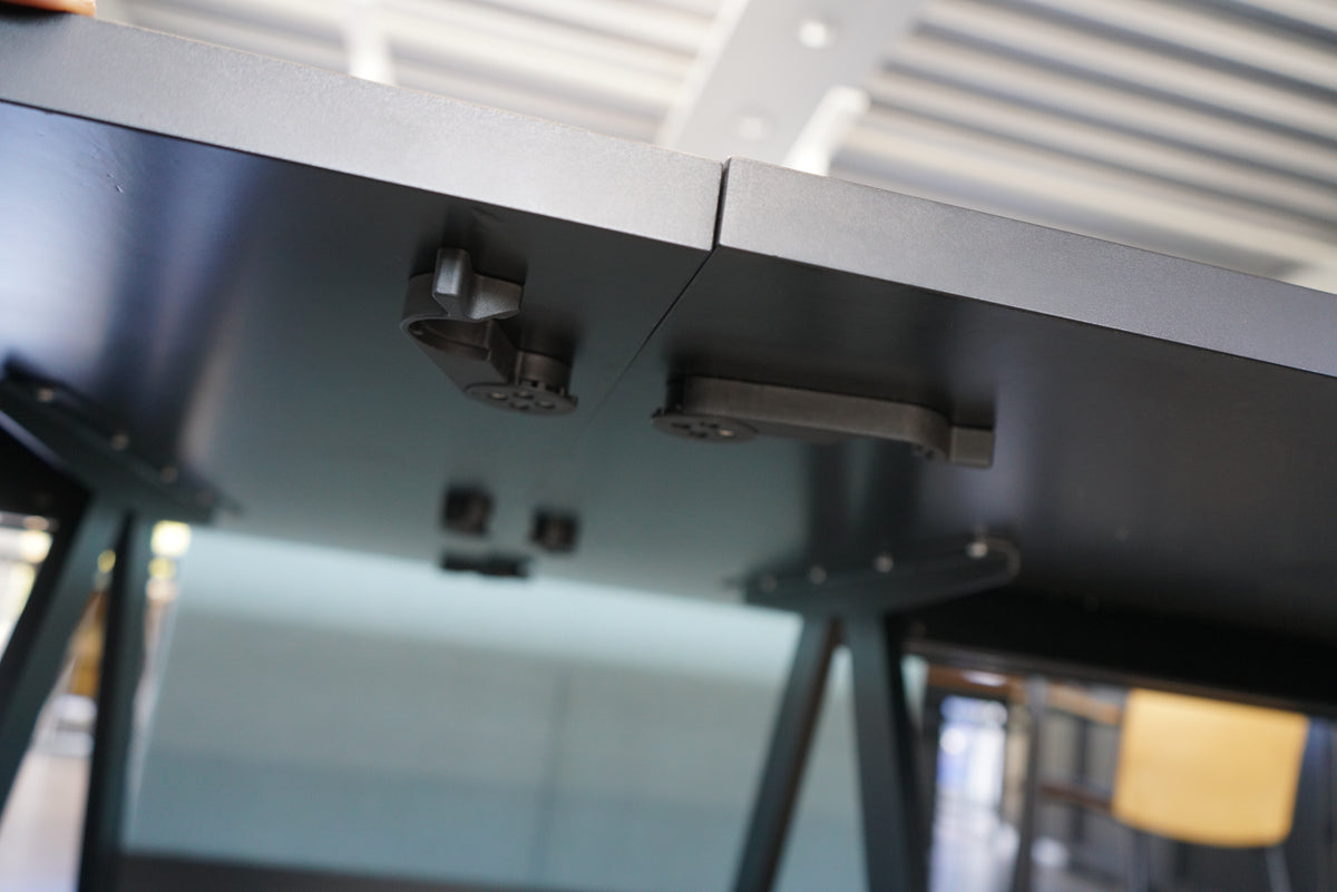 JensenPlus konferencebord underside midte med Y stel konstruktion