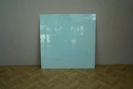 Lintex Chat Board magnetisk glastavle 100x100 cm i sølv set forfra – moderne whiteboard til mødelokale