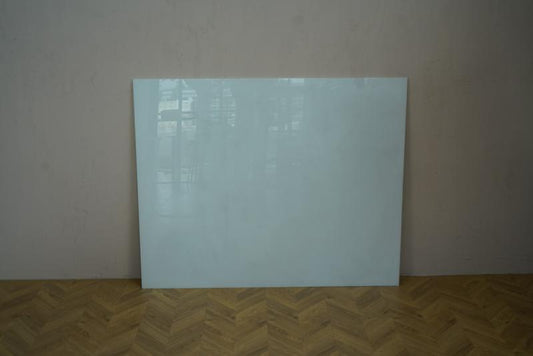 Lintex Chat Board magnetisk glastavle 150x100 cm i sølv set forfra – moderne whiteboard til mødelokale