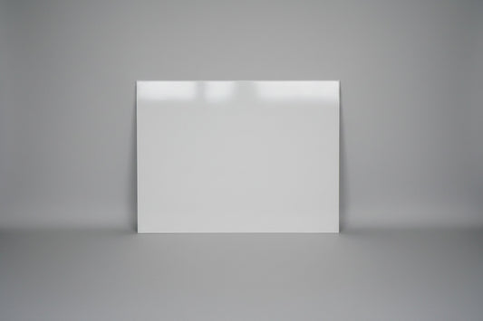Lintex hvidt magnetisk whiteboard med beslag set forfra