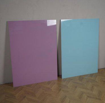 Sidevisning af Litex glas whiteboard 120x80 – tynd profil og elegant glasoverflade