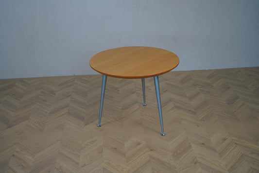 Magnus Olesen kaffebord i bøg, diameter 40 cm og højde 49 cm – elegant og kompakt til kaffestue eller lounge.