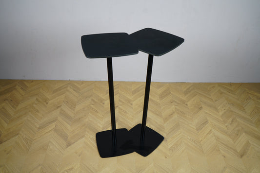 Materia Amore barbord i sort stål set forfra – 105 cm højt ståbord til café, lounge og kontor