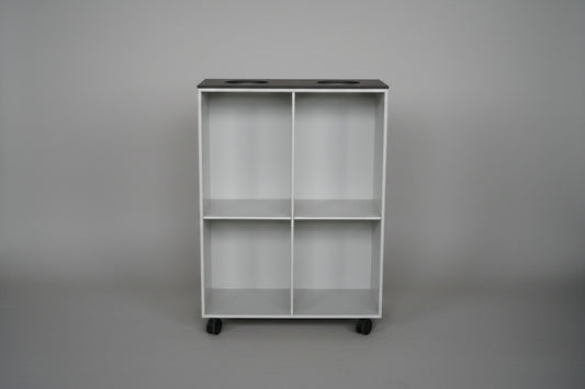 Montana miljøstationsreol med 4 rum på hjul set forfra i klassisk design