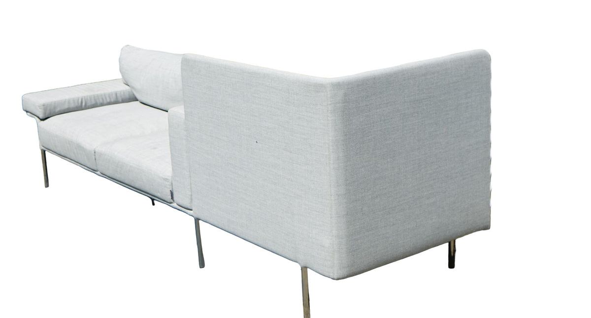 Sideprofil af Offect loungesofa 280x96 i grå med modulopbygget design, ideel til reception og venteområde.