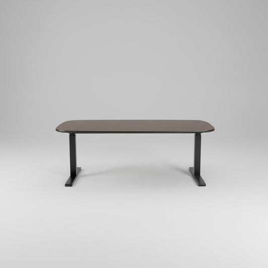 Paustian mødebord 180x90 cm i valnød med sort kant og sort stel – set forfra