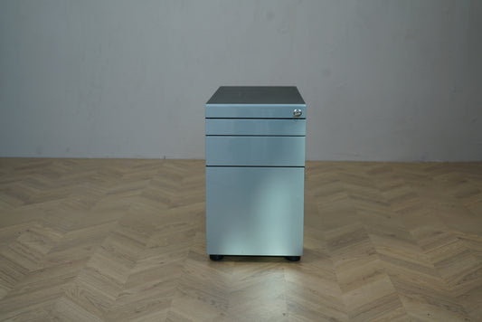 Paustian skuffekassette i antracitgrå med metallic front set forfra – 3 skuffer