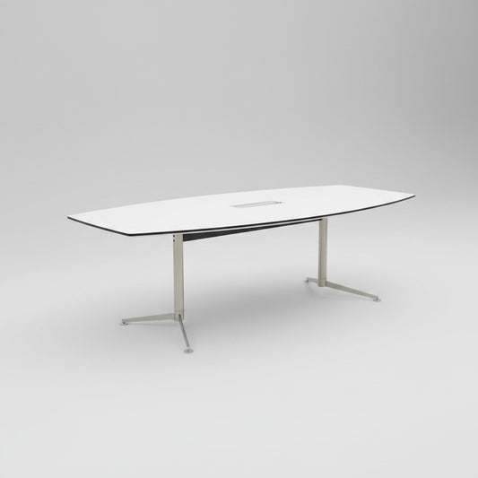 Paustian Spinal mødebord 240x110 cm med hvid laminatplade og stel i børstet stål set skråt
