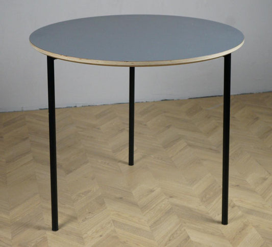 Savir højbord Ø100 cm med grå laminatbordplade og birkekant set forfra