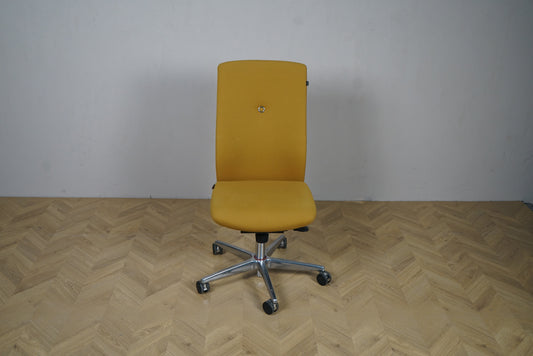 Savo XO ergonomisk kontorstol uden armlæn i karrygul Fame set forfra