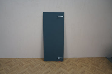 Scan Sørlie bordskærm 160x60 cm mørkeblå – bagside med monteringsbeslag