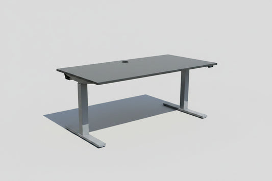 ScanOffice hæve-sænkebord 160x80 cm med grå laminatbordplade, gråt stel, grå kabelbakke og kabelgennemføring set forfra.