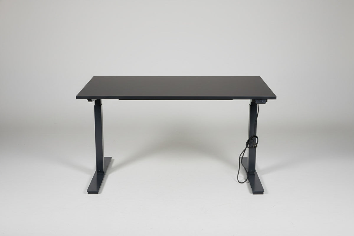 Frontbillede af Scanoffice hæve-sænkebord i sort Soft Nano laminat – moderne skrivebord 120x80 cm