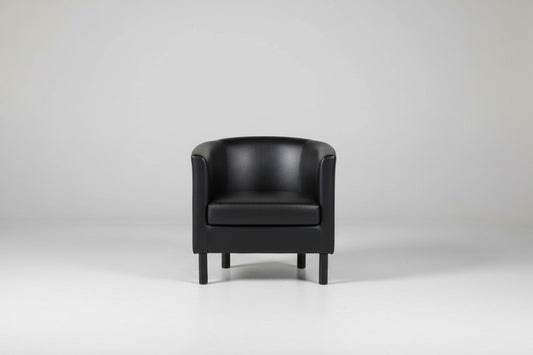 Sort loungestol i læder set forfra