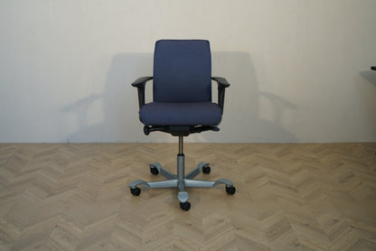 HÅG Creed Kontorstol i Mørkeblå | Ergonomisk Kontorstol med Armlæn