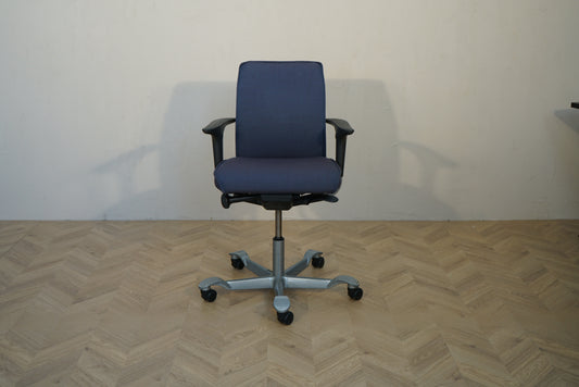 HÅG Creed Kontorstol i Mørkeblå | Ergonomisk Kontorstol med Armlæn