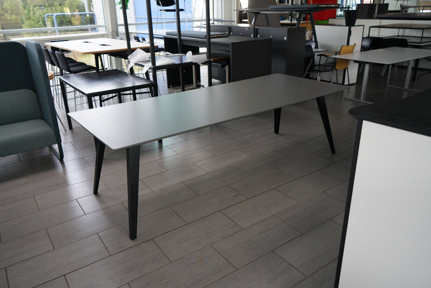 Cube Spider Spisebord | Mørkegrå Nano Laminat – 250x100