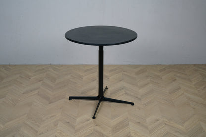 Arper Ginger cafébord i sort laminat set forfra