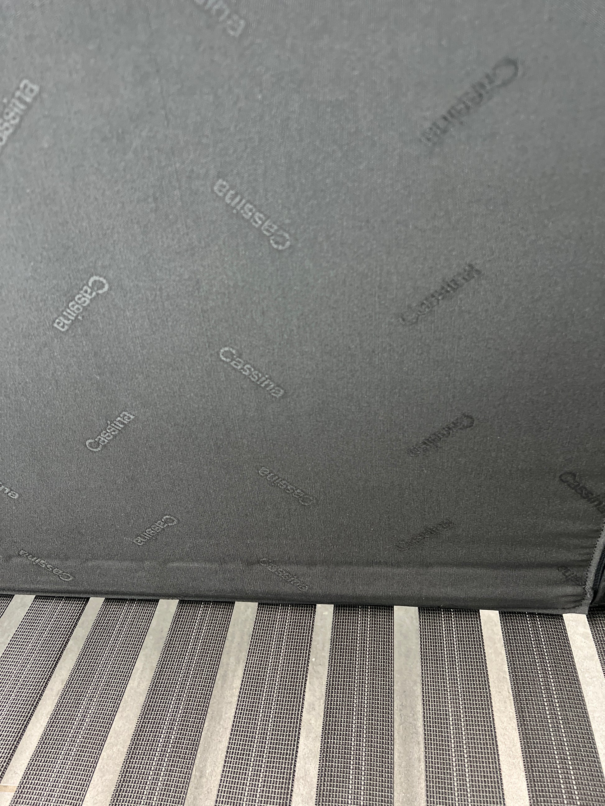 Cassina indeni med mærke