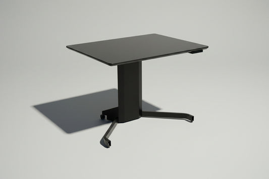 ConSet hæve-sænkebord 100x80 cm med sort laminatbordplade, sort stel og hjul set forfra.