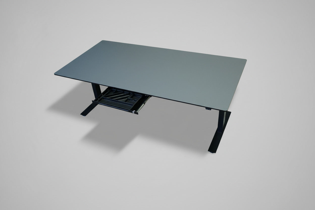 Cube Design hæve-sænkebord set ovenfra med antracitgrå laminat bordplade