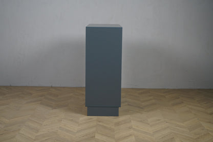 Cube Design reol med 4 rum set fra siden