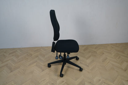 Daarbak Paris kontorstol set fra siden med høj ryg, asynkron funktion og justerbar ryg.