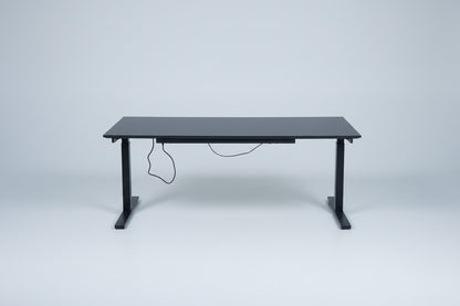Dencon hæve-sænkebord 160x80 cm sort laminat med LINAK stel set forfra