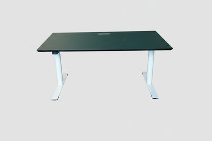 Dencon hæve-sænkebord 140x80 med grøn linoleum bordplade set forfra