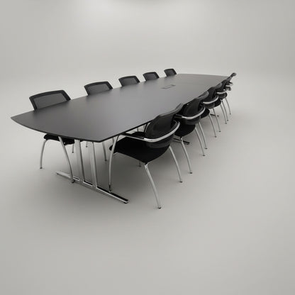 Dencon konferencebord i sort laminat med krom stel og konferencestole – frontvisning