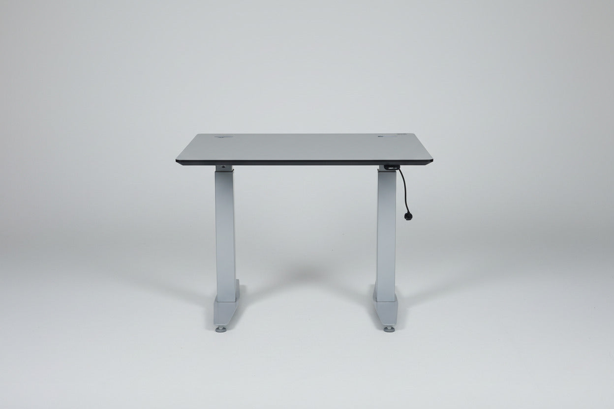 Duba B8 hæve-sænkebord 90x80 cm i grå aluminium med gråt stel set forfra
