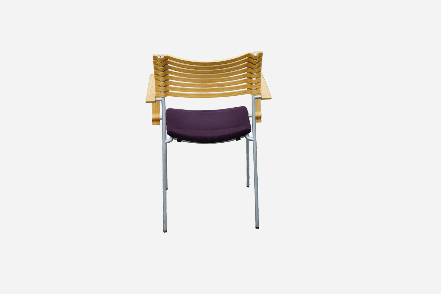 Duba B8 konferencestol med armlæn og elegant bambus ryg set bagfra