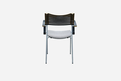 Duba B8 Runner konferencestol designet af Kasper Salto med sort ryg set bagfra
